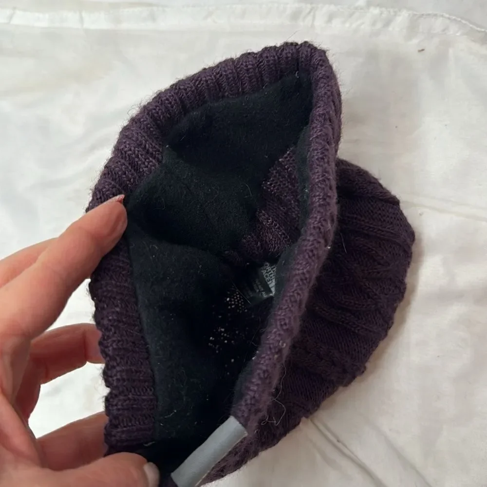 The North Face Wool Blend Burgundy Cable Knit Beanie Hat.‎